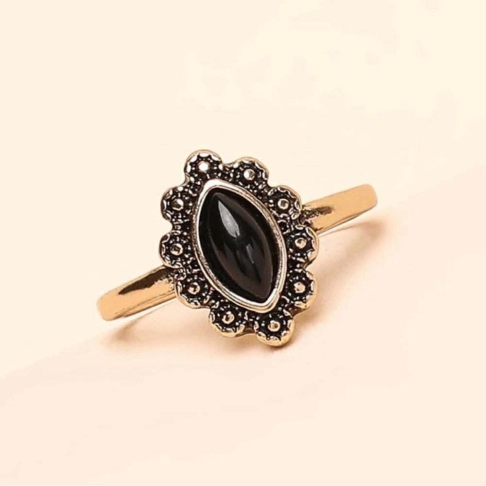 Black Oval Gold Ring - NWT - Boutique Brand New Item